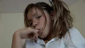 Emily18 shows teen tits